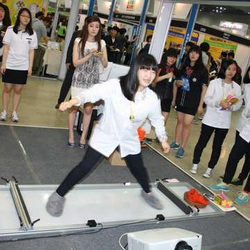 Embedded Fitness at Good Game Show Korea 2013