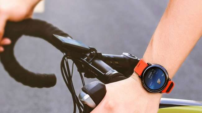 Amazfit Smartwatch Offers Heart Rate Monitoring and Real-Time GPS-Tracking