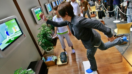 Nintendo's Wii Balance Board Helps Reduce Fall Risk in MS Patients