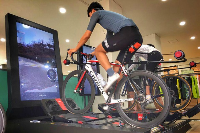 Indoor bike top trainer simulator