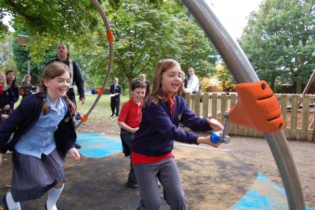 i play interactive playground system